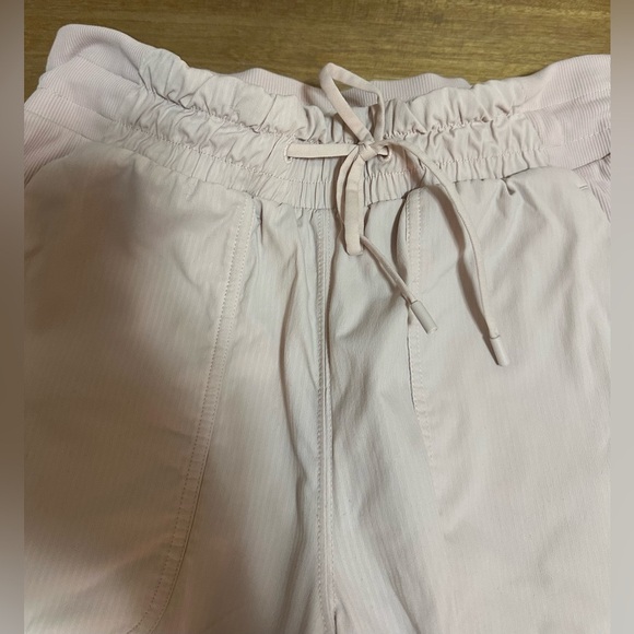 Lululemon Beyond the Studio Joggers 8 Feather Pink - Picture 5 of 11